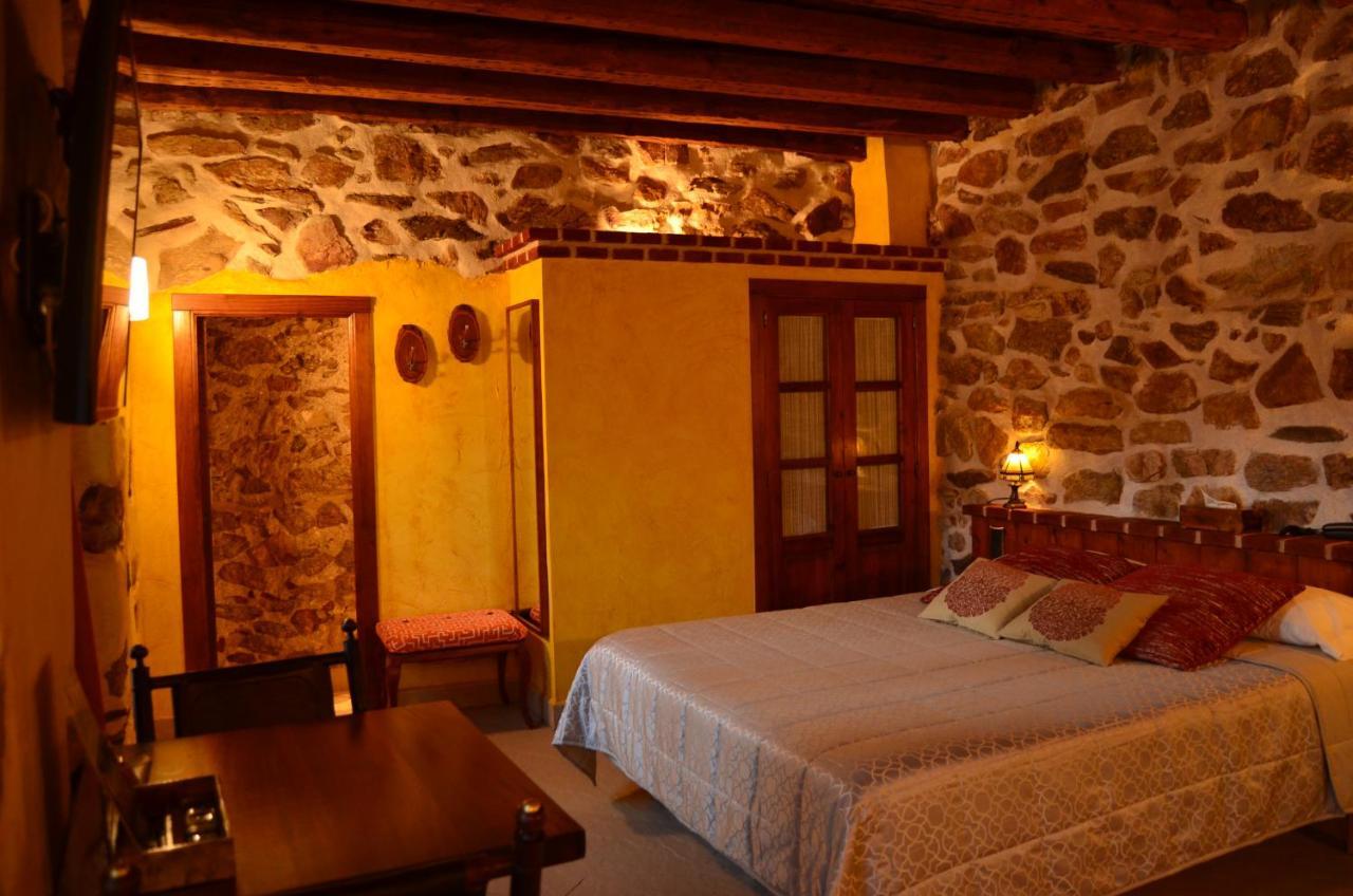 Hotel La Beltraneja Buitrago del Lozoya Zewnętrze zdjęcie