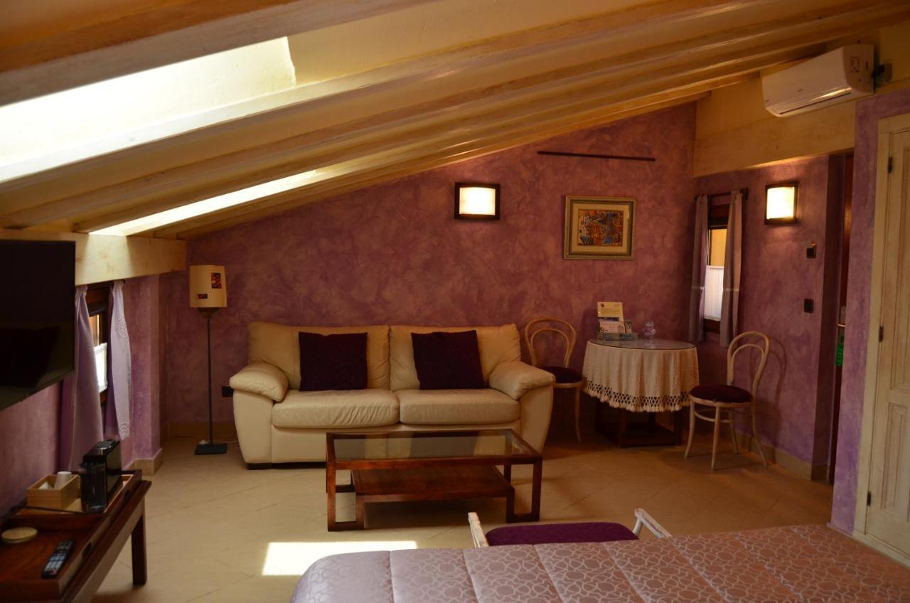 Hotel La Beltraneja Buitrago del Lozoya Zewnętrze zdjęcie